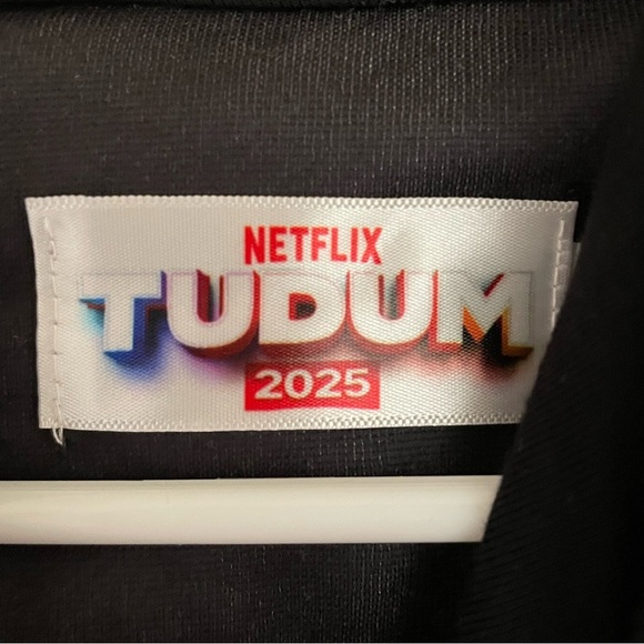 Netflix TUDUM Black Hoodie Sweatshirt Unisex Adult Size, Netflix Logo Sweater - Picture 4 of 7